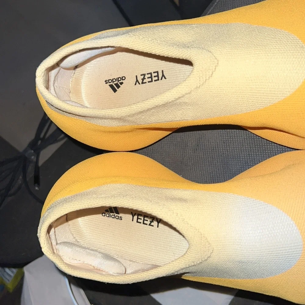 Yeezy Knit RNRS 9US SULFUR - Picture 2 of 8